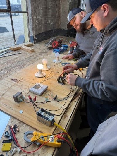 Two Shanks Techs undergoing training